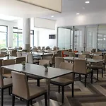 Express Centre By Ihg Hotel 3*