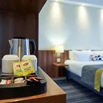 Otel Express Centre By Ihg