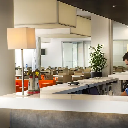 Express Centre By Ihg