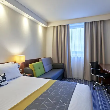 Hotel Express Centre By Ihg 3*