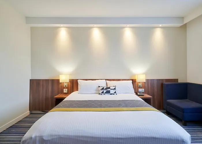 Hotel Express Centre By Ihg 3*