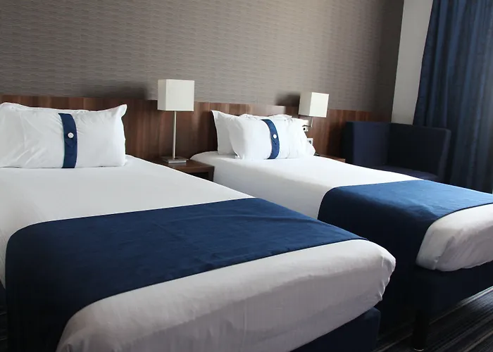 Express Centre By Ihg Hotel 3*