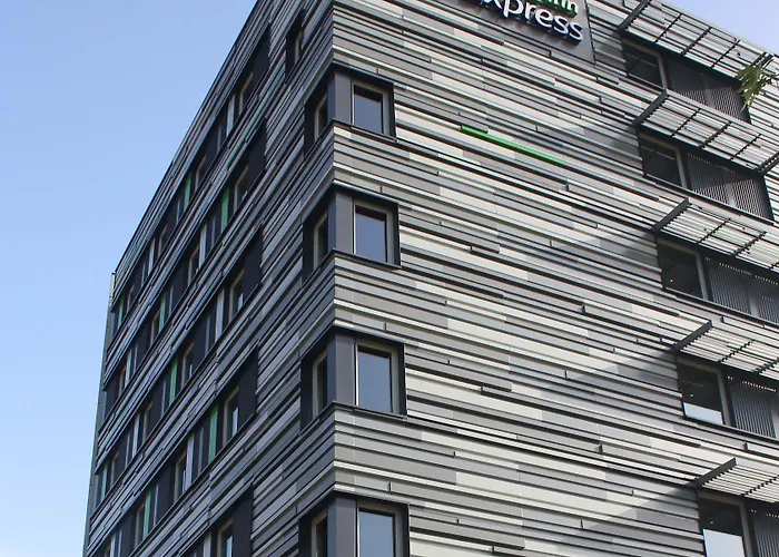 Express Centre By Ihg Hotel