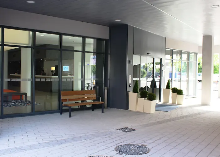 Hotel Express Centre By Ihg 3*