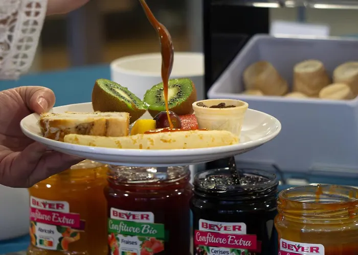 Hotel Express Centre By Ihg 3*