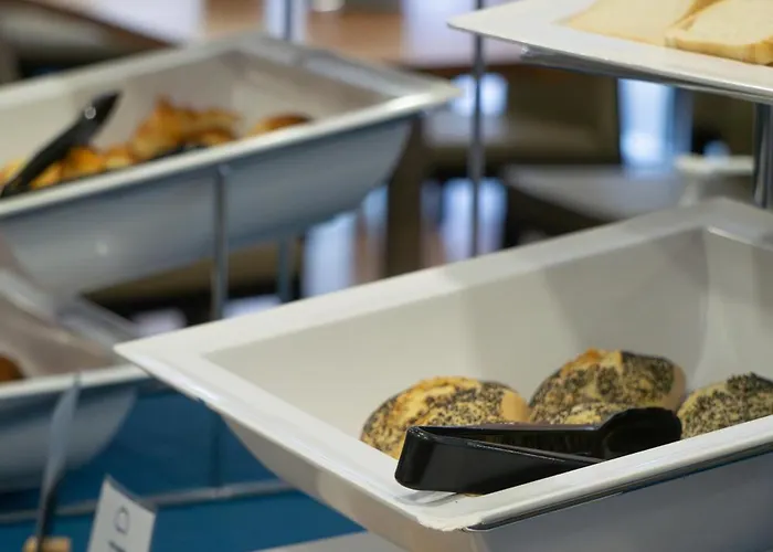 Express Centre By Ihg Hotel