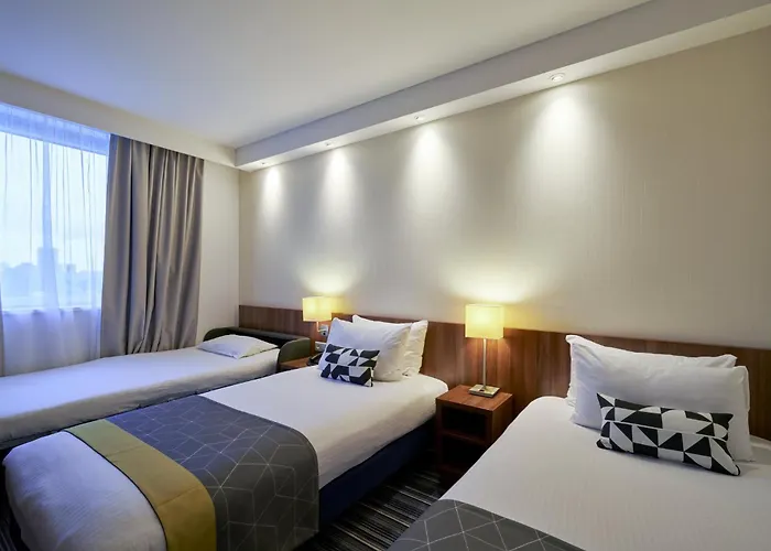 Express Centre By Ihg Hotel 3*