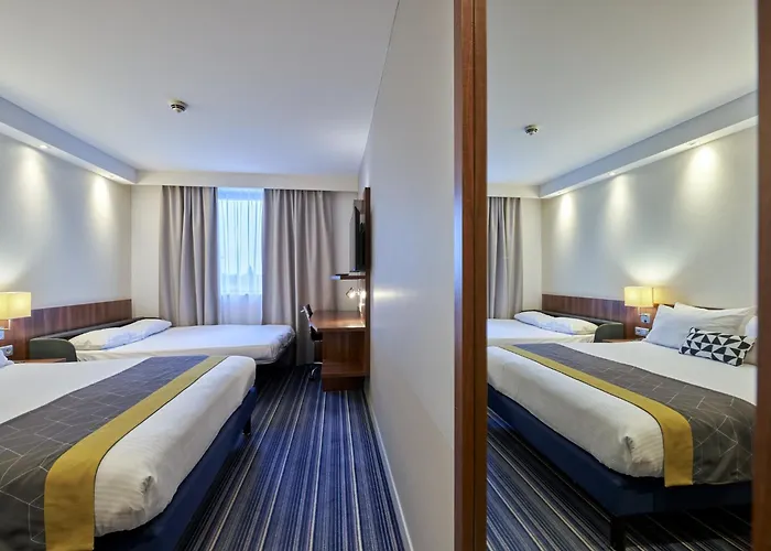 Hotel Express Centre By Ihg