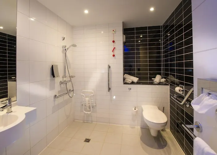 Express Centre By Ihg 3*