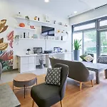 Express Centre By Ihg