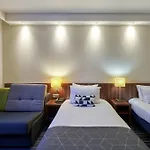 Hotel Express Centre By Ihg 3*