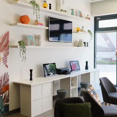 ホリデイ エクスプレス センター