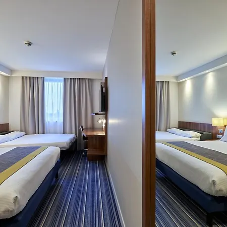 ホリデイ エクスプレス センター ホテル 3*