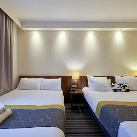 ホテル ホリデイ エクスプレス センター ストラスブール