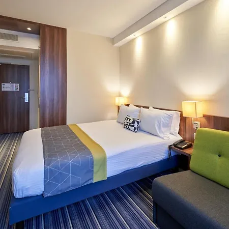 ホテル ホリデイ エクスプレス センター