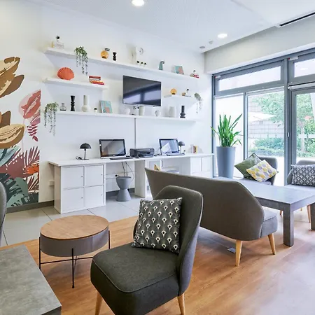 ホリデイ エクスプレス センター