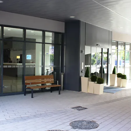 ホテル ホリデイ エクスプレス センター 3*