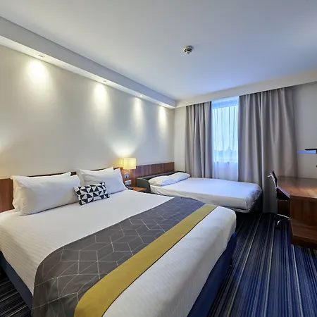 ホリデイ エクスプレス センター