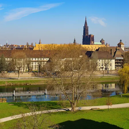 ホリデイ エクスプレス センター ホテル 3*