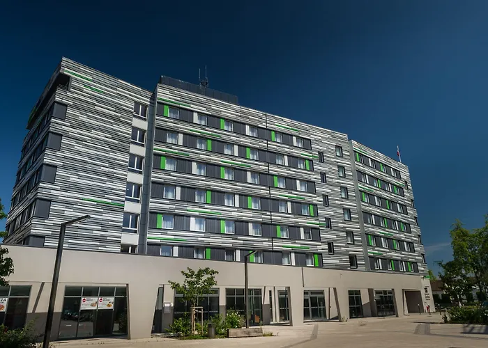 Hotel Express Centre By Ihg 3*