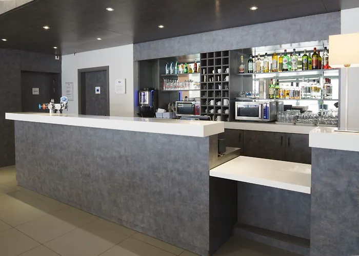 Hotel Express Centre By Ihg 3*